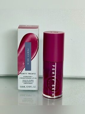 Fenty Treatz Hydrating + Strengthening Lip Oil in Passion Fruit NIB